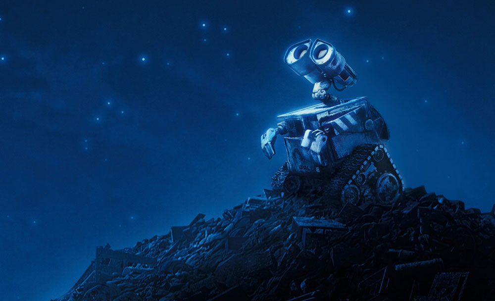 애니메이션 ‘월-E’의 스틸 이미지로 산더미처럼 쌓인 폐기물 위에 올라간 ‘월-E’가 별이 수놓인 밤하늘을 바라보고 있다.
